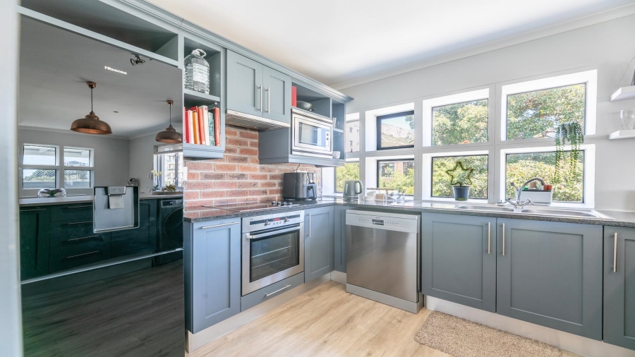 2 Bedroom Property for Sale in Sea Point Western Cape